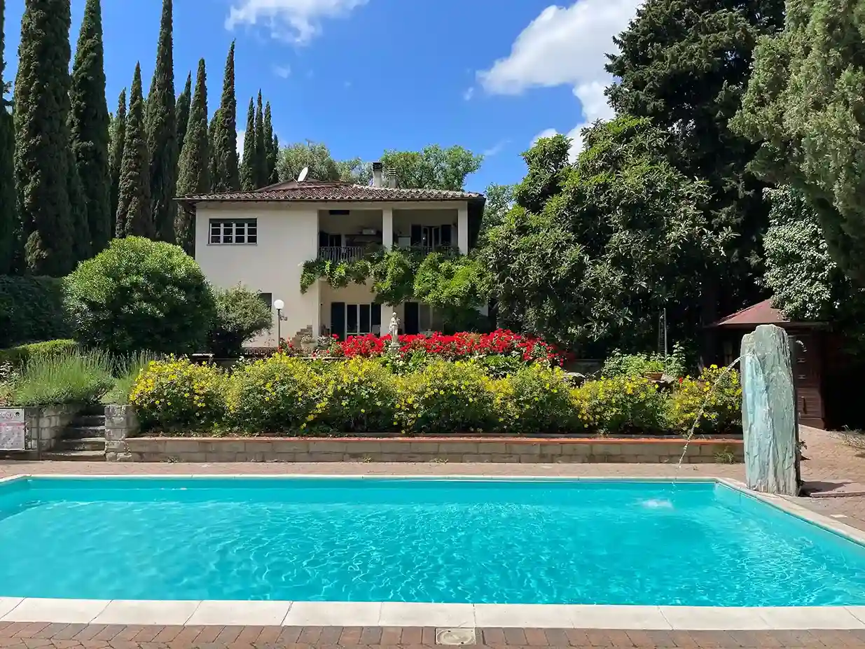 ingresso piscina villa sargiano 45f65bb3 0ac2 47b7 af18 46e7502041f7 11zon